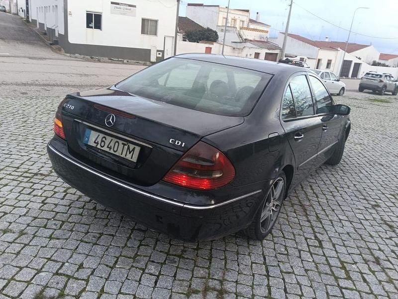 Usado Mercedes E270 177 HP (130 kW) 2002 Sedan