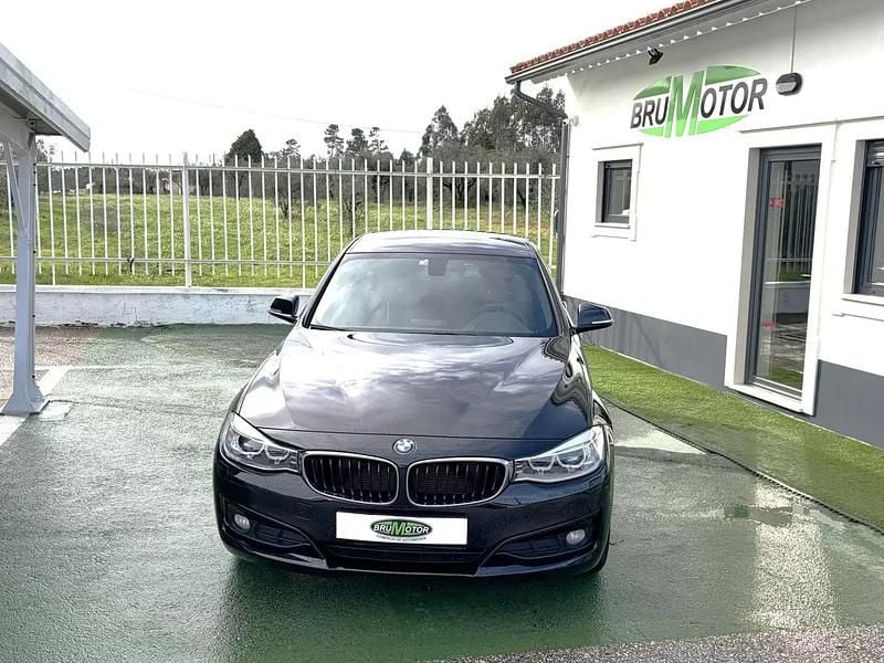 Usado BMW 318 Gran Turismo 143 HP (105 kW) 2014 Preto Sedan