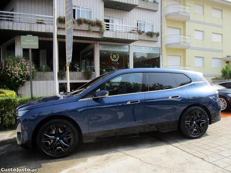 Azul Usado 2023 BMW iX SUV | € 72.500 (Preço justo) - Imagem 1/1