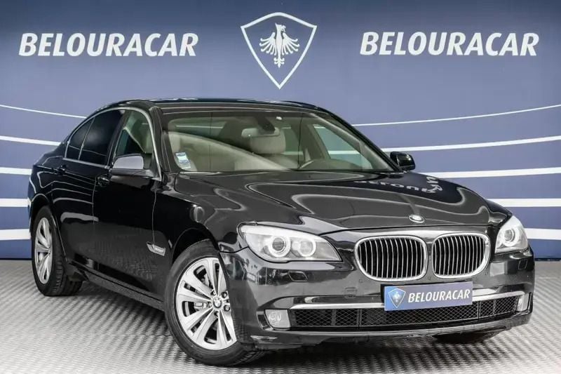 Usado BMW 730 245 HP (180 kW) 2011 Preto Sedan