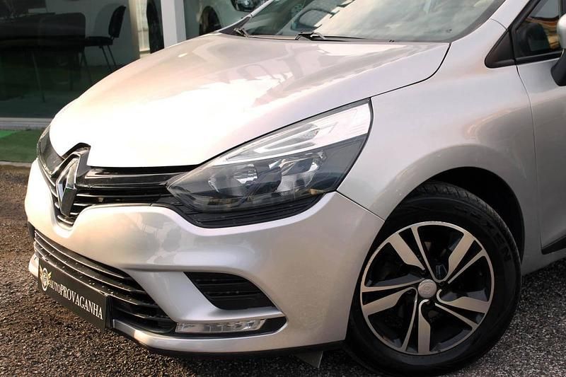 Usado Renault Clio IV Dynamique 90 HP (66 kW) 2016 Cinza