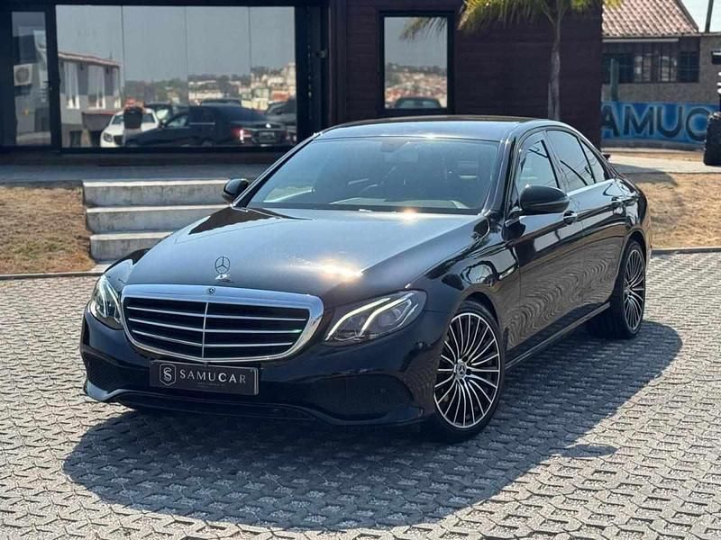 Preto Usado 2019 Mercedes E220 Sedan | € 26.990 (Preço justo) - Imagem 1/4