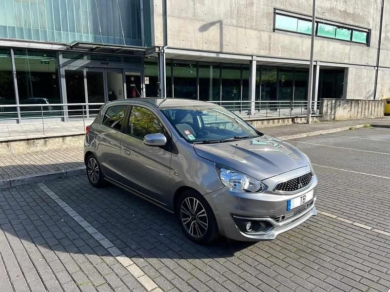 Cinzento Usado 2017 Mitsubishi Space Star | € 8.250 (Bom preço) - Imagem 1/4