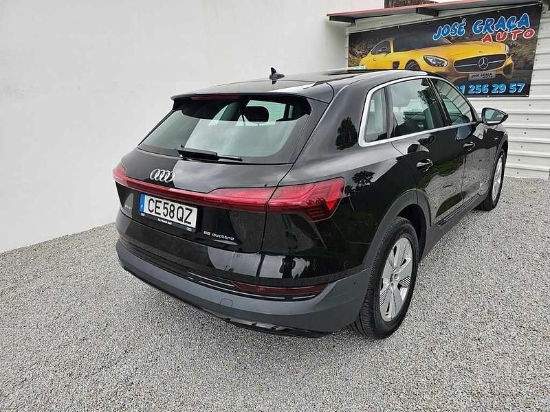 Usado Audi e-tron 300 kW (408 HP) 2020 Preto SUV