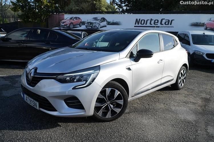 Branco Usado 2022 Renault Clio V LIMITED Citadino | € 14.900 (Preço justo) - Imagem 1/1