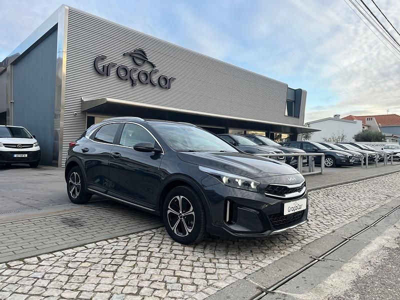 Cinza Usado 2022 Kia XCeed SUV | € 23.500 (Preço justo) - Imagem 1/1