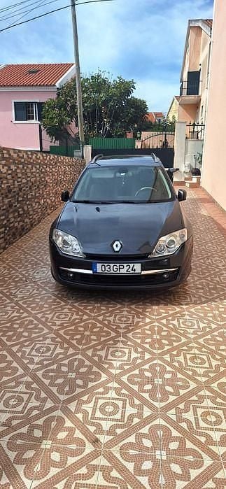 Usado 2008 Renault Laguna III Sedan | € 4.100 (Bom preço) - Imagem 1/4