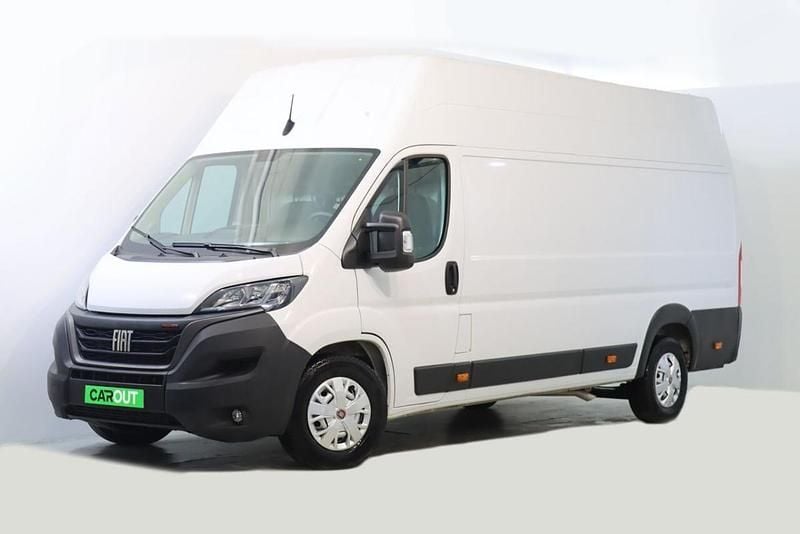 Branco Usado 2022 Fiat Ducato Van | € 26.900 (Preço justo) - Imagem 1/4