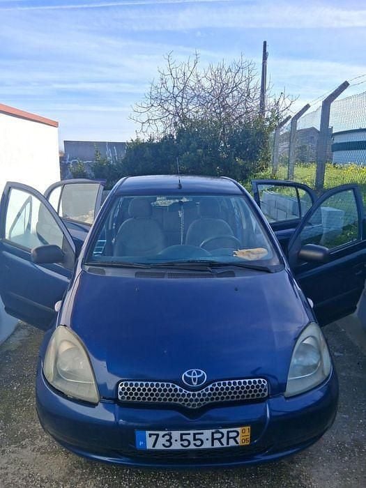 Usado 2001 Toyota Yaris Sedan | € 2.800 (Bom preço) - Imagem 1/4