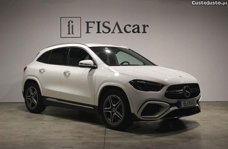 Branco Usado 2024 Mercedes GLA180 AMG line SUV | € 49.500 (Preço elevado) - Imagem 1/1