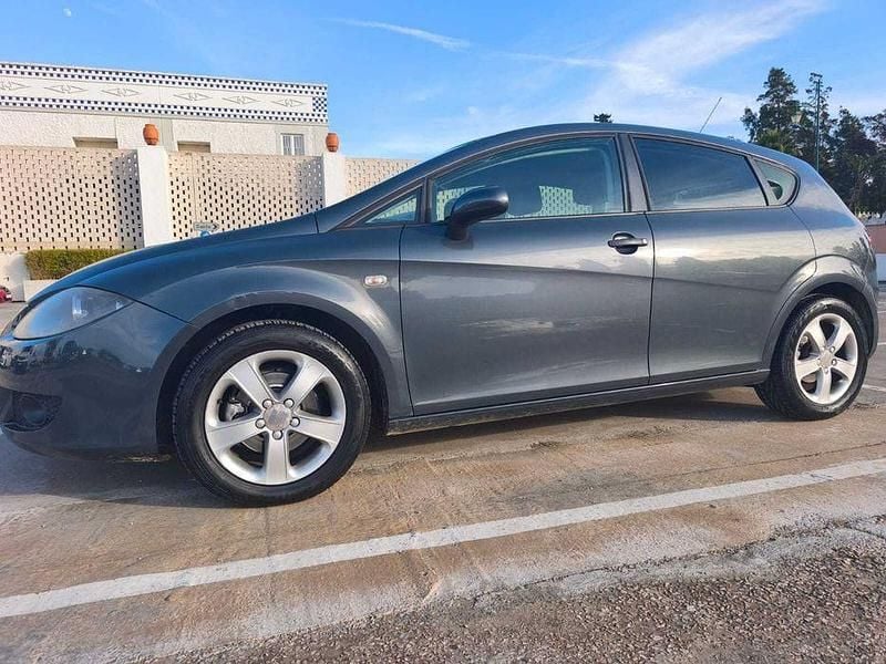 Usado 2008 Seat Leon Sedan | € 3.900 - Imagem 1/4