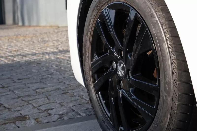 Usado Peugeot 208 Active 101 HP (74 kW) 2021 Branco Citadino