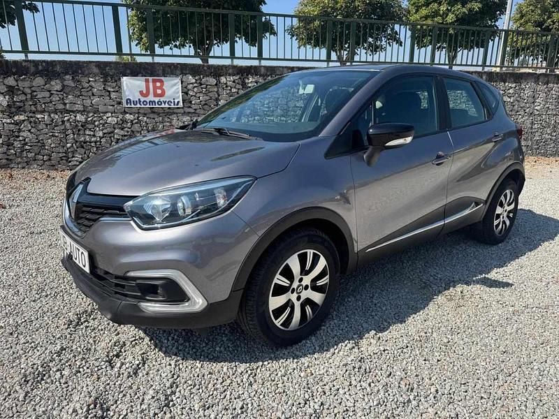 Cinzento Usado 2018 Renault Captur SUV | € 14.350 (Preço justo) - Imagem 1/4