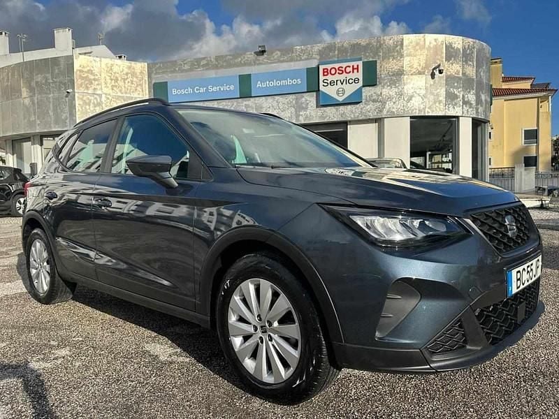 Cinza Usado 2023 Seat Arona Style SUV | € 17.499 (Preço justo) - Imagem 1/4