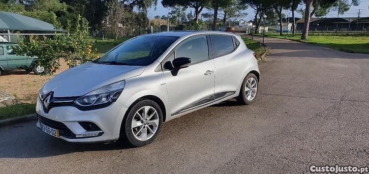 Cinza Usado 2016 Renault Clio IV LIMITED | € 6.899 (Super Preço) - Imagem 1/1