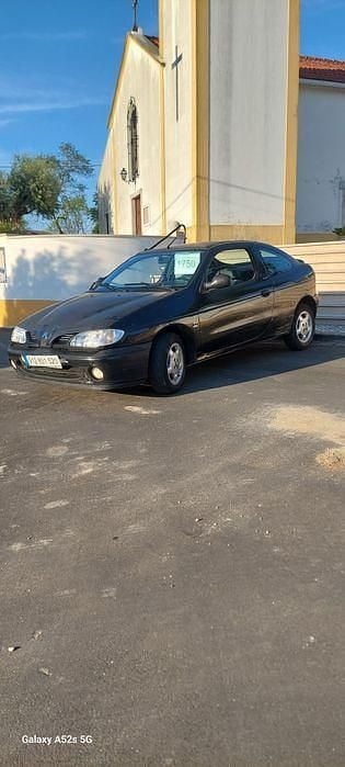Usado Renault Mégane 90 HP (66 kW) 1996 Coupé