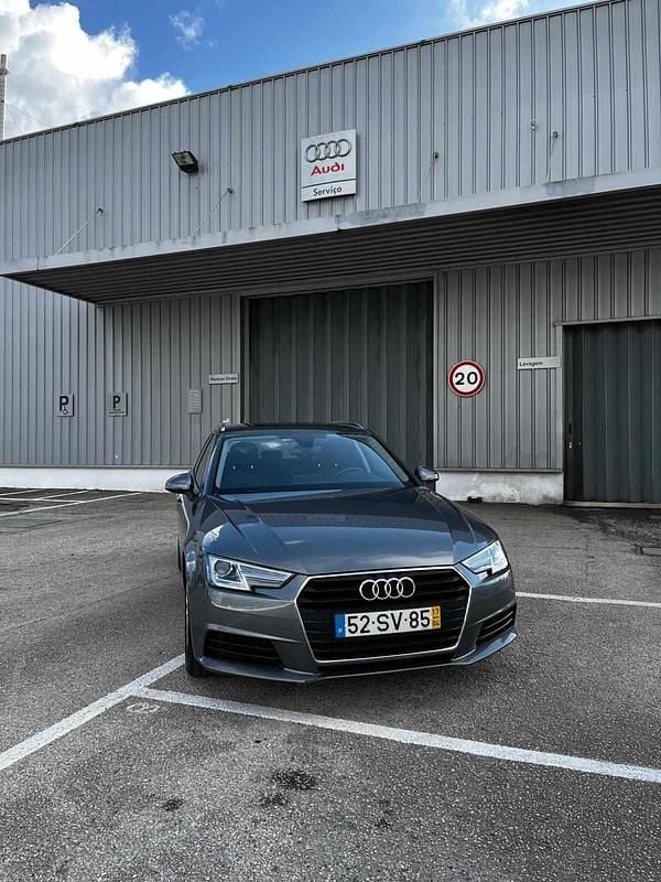 Usado Audi A4 190 HP (139 kW) 2017 Cinzento Carrinha