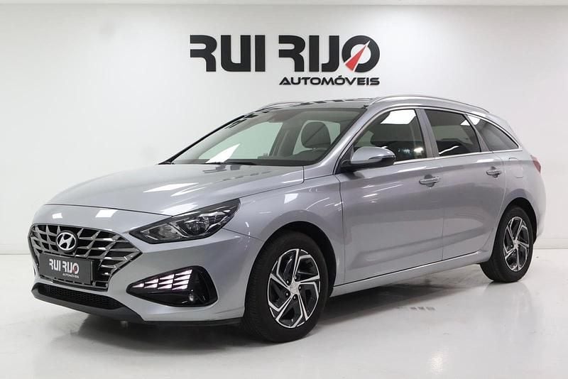 Cinza Usado 2022 Hyundai i30 Style Carrinha | € 17.900 (Preço justo) - Imagem 1/4