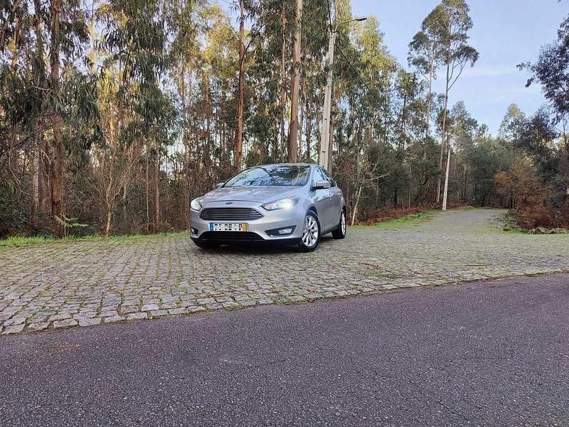 Usado 2015 Ford Focus Titanium Sedan | € 7.500 (Preço justo) - Imagem 1/4