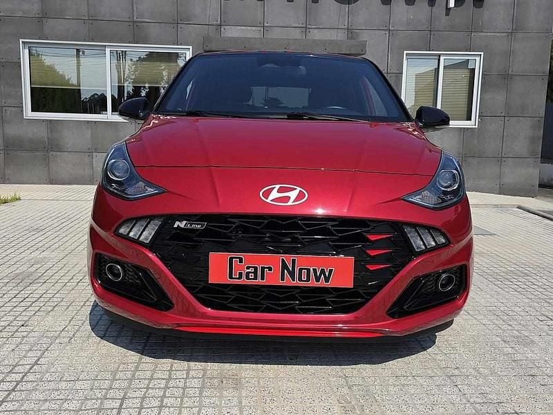 Usado Hyundai i10 100 HP (73 kW) 2023 Vermelho Citadino