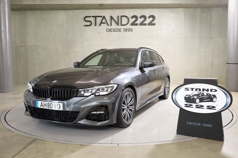 Cinza Usado 2021 BMW 318 Carrinha | € 32.750 (Preço justo) - Imagem 1/4