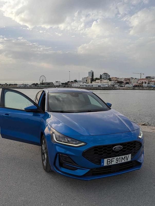 Azul Usado 2023 Ford Focus Citadino | € 21.000 (Preço justo) - Imagem 1/4