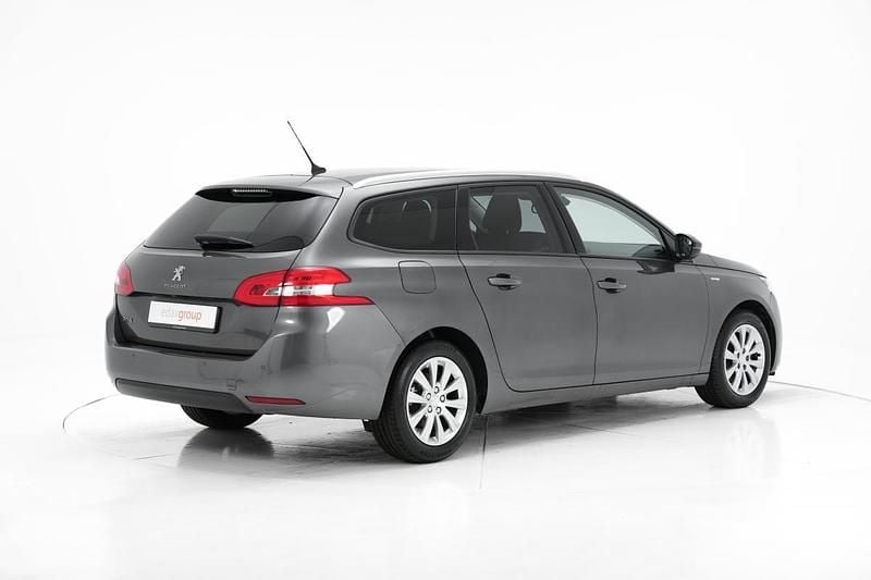 Usado Peugeot 308 SW 130 HP (95 kW) 2019 Cinzento Carrinha