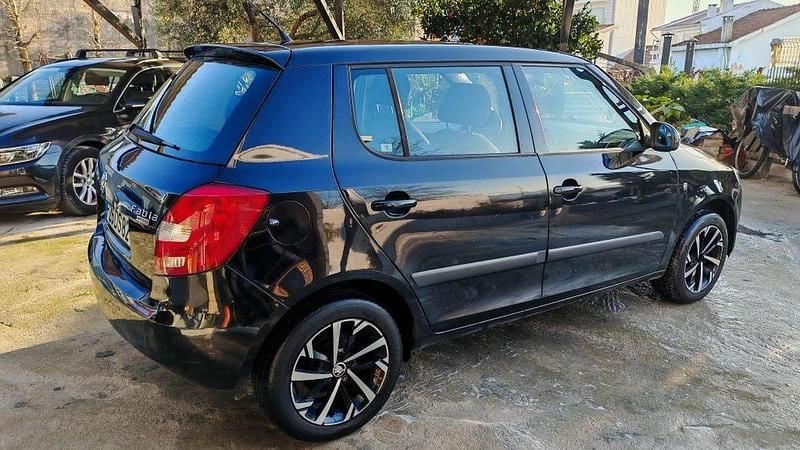 Usado Skoda Fabia 70 HP (51 kW) 2007 Sedan