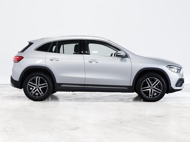 Usado Mercedes GLA180 Progressive 136 HP (100 kW) 2022 Cinza SUV