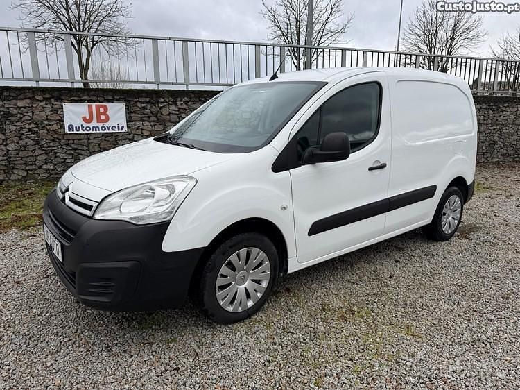 Branco Usado 2017 Citroën Berlingo Monovolume | € 11.350 (Preço justo) - Imagem 1/1