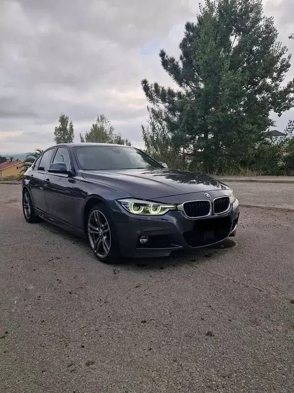 Usado BMW 330e iPerformance 252 HP (185 kW) 2016 Cinzento Sedan