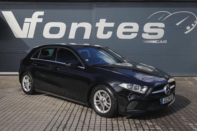 Usado Mercedes A180 Style 116 HP (85 kW) 2019 Preto Citadino