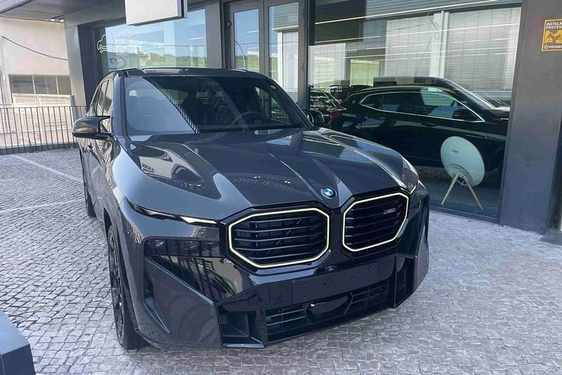 Vermelho Novo 2025 BMW XM Comfort Edition SUV | € 155.000 - Imagem 1/4