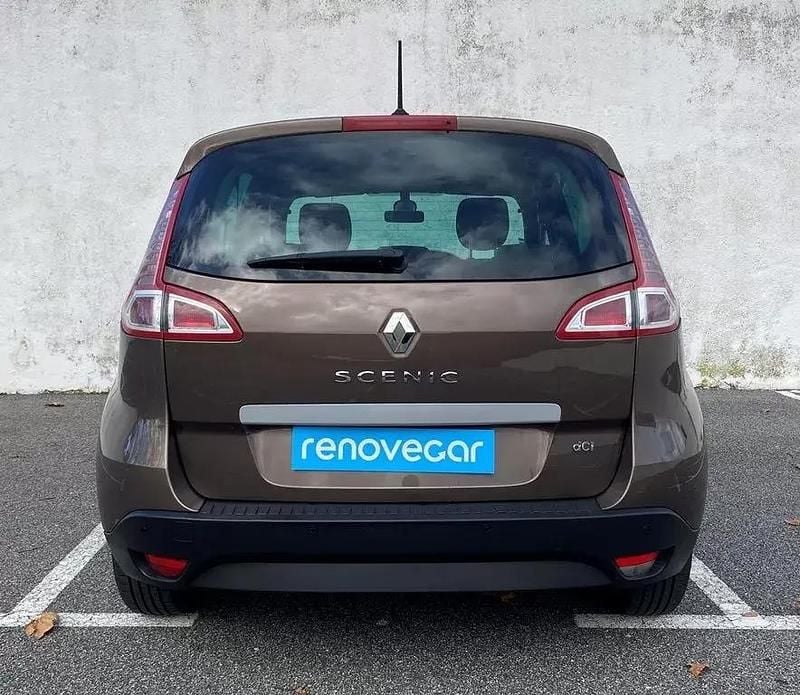 Usado Renault Scénic III Dynamique 110 HP (80 kW) 2010 Castanho Monovolume