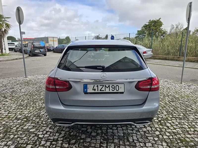 Usado Mercedes C200 Avantgarde 136 HP (100 kW) 2014 Prata Carrinha