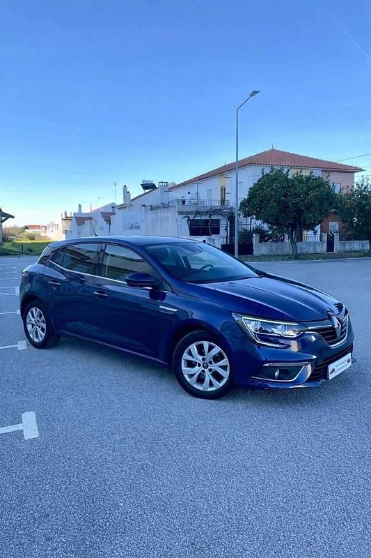 Usado Renault Mégane IV 110 HP (80 kW) 2018 Azul Sedan