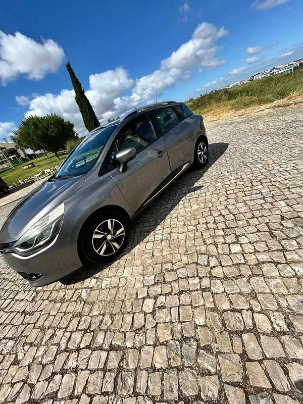 Cinzento Usado 2015 Renault Clio GrandTour Carrinha | € 7.000 (Super Preço) - Imagem 1/4