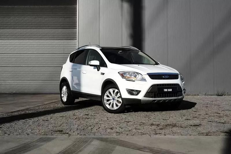 Branco Usado 2011 Ford Kuga Titanium SUV | € 11.999 - Imagem 1/4