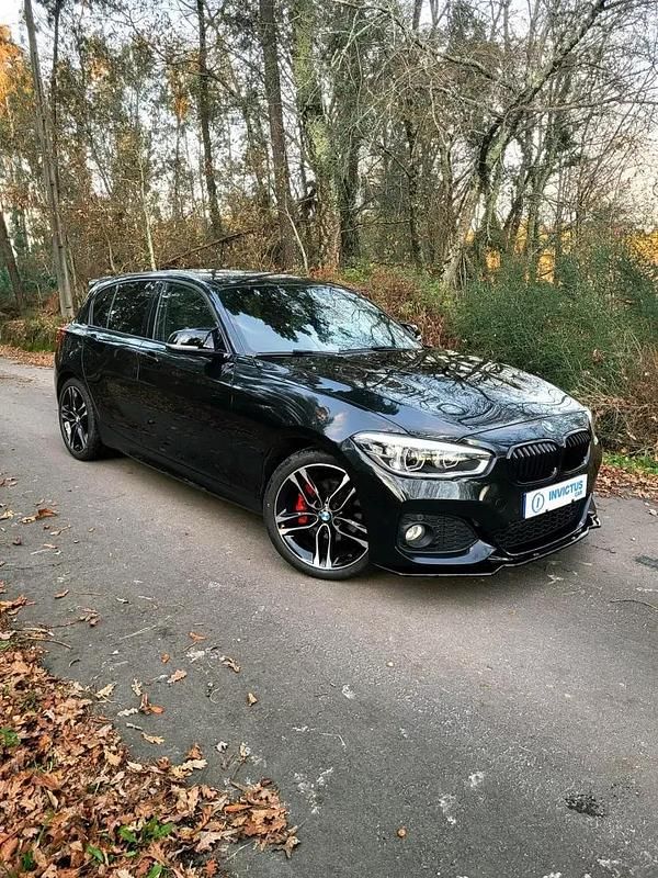 Preto Usado 2015 BMW 120 Comfort Edition Citadino | € 20.990 (Preço justo) - Imagem 1/4