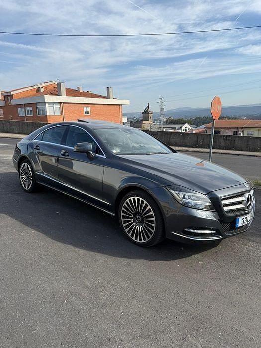 Usado 2011 Mercedes CLS350 Sedan | € 23.000 - Imagem 1/4
