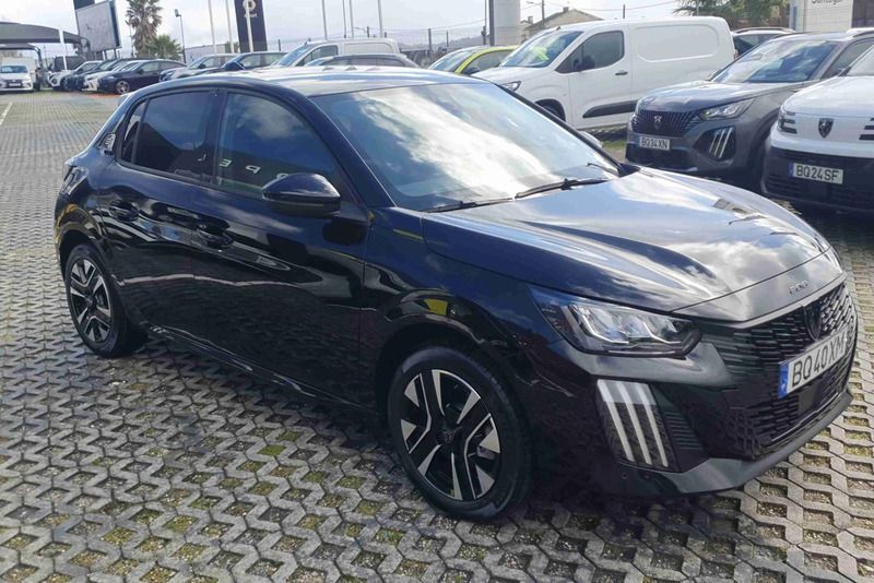 Preto Usado 2024 Peugeot e-208 Allure Citadino | € 33.000 (Caro) - Imagem 1/4