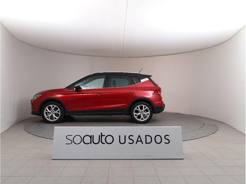 Usado Seat Arona FR 110 HP (80 kW) 2022 Vermelho escuro metalizado SUV