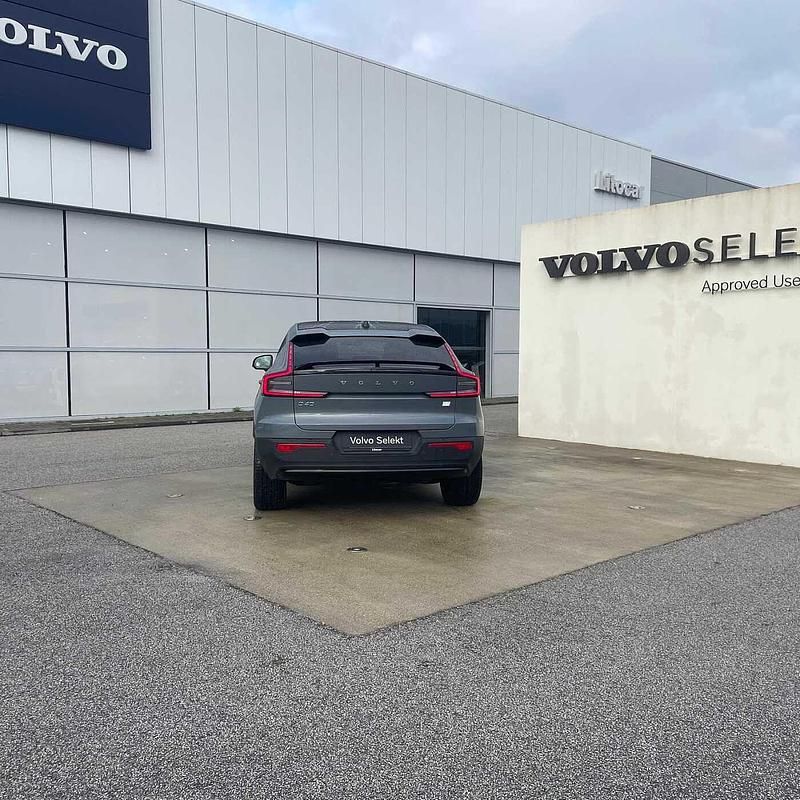 Usado Volvo C40 169 kW (231 HP) 2023 Cinzento SUV
