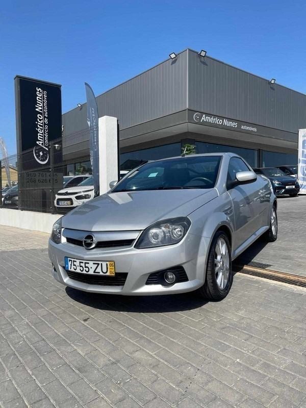 Cinzento Usado 2005 Opel Tigra Cabrios | € 6.300 - Imagem 1/4