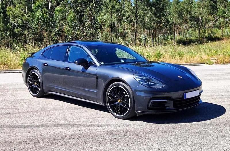 Cinzento Usado 2017 Porsche Panamera 4S Sedan | € 84.900 - Imagem 1/4