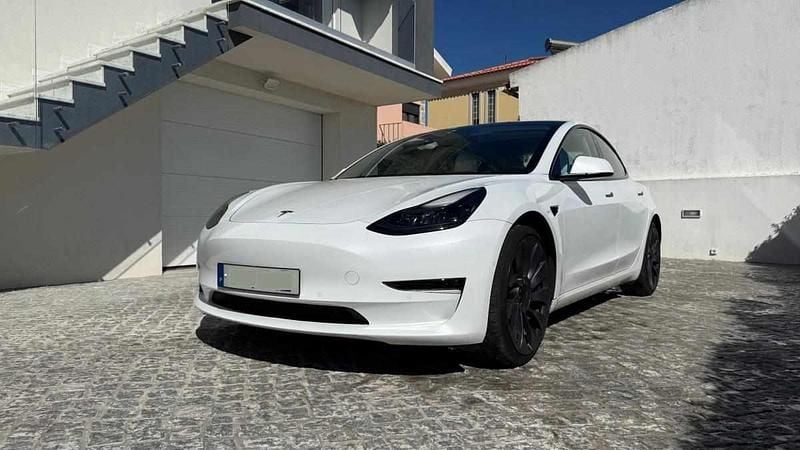 Branco Usado 2022 Tesla Model 3 Performance Sedan | € 29.990 (Bom preço) - Imagem 1/4