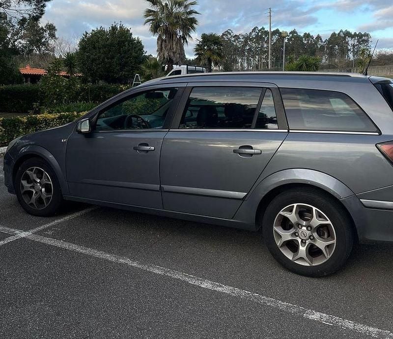 Usado Opel Astra 150 HP (110 kW) 2005 Sedan