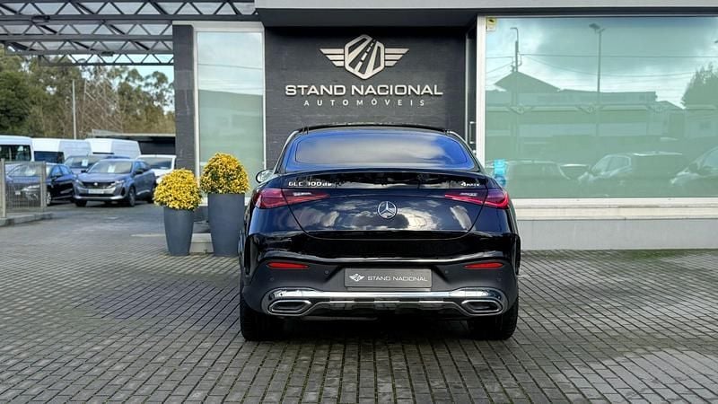 Usado Mercedes GLC300 333 HP (244 kW) 2023 Preto Coupé