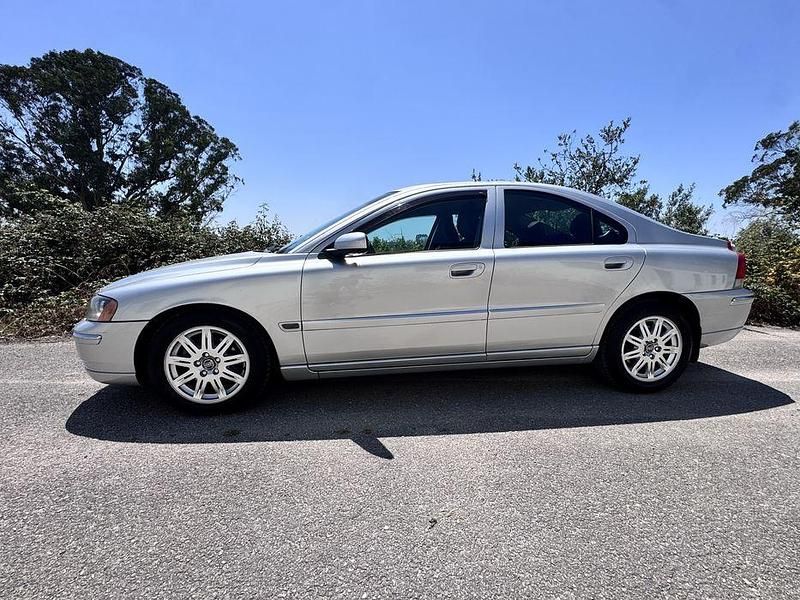 Usado 2005 Volvo S60 Sedan | € 6.990 - Imagem 1/4