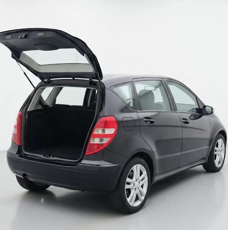 Usado Mercedes A150 95 HP (69 kW) 2004 Preto Citadino